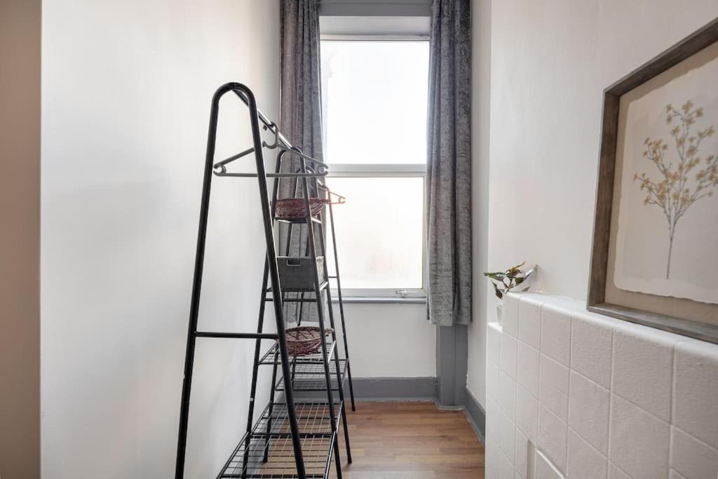 2a - Bright & Airy 2 Bed Flat - 20 Mins To Londres