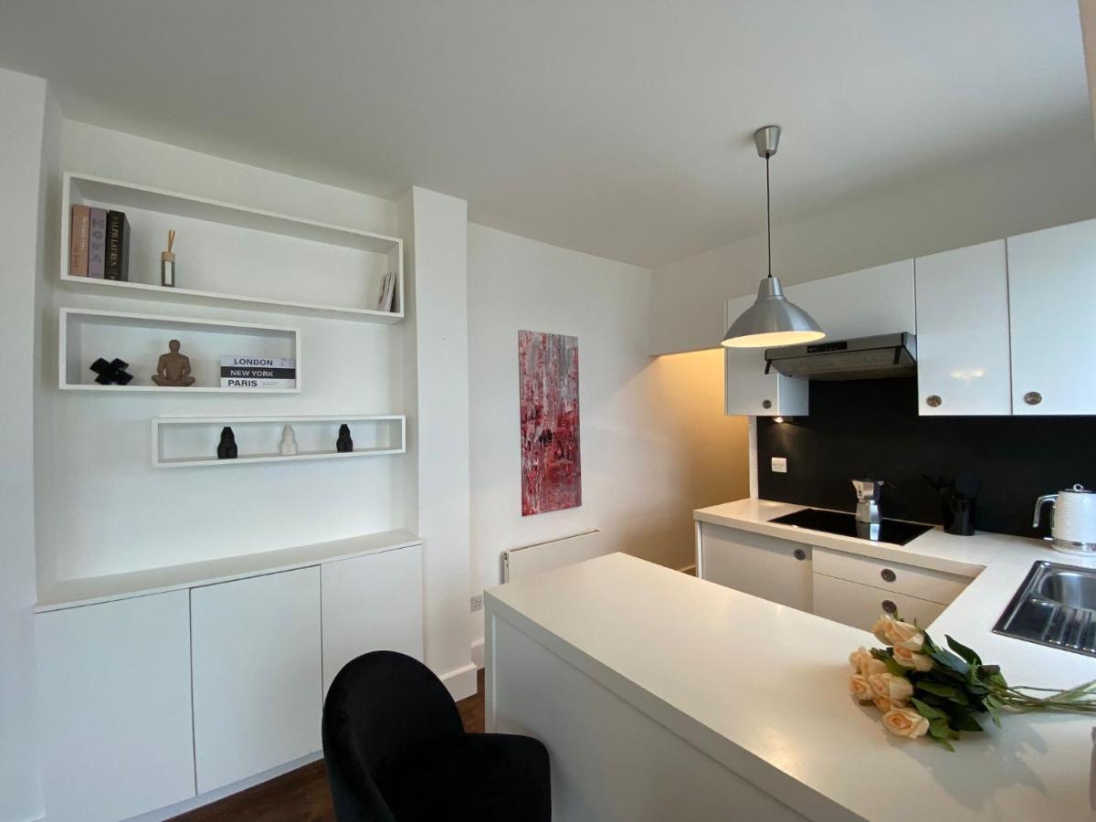 Paddington Garden Retreat: Business-friendly Flat