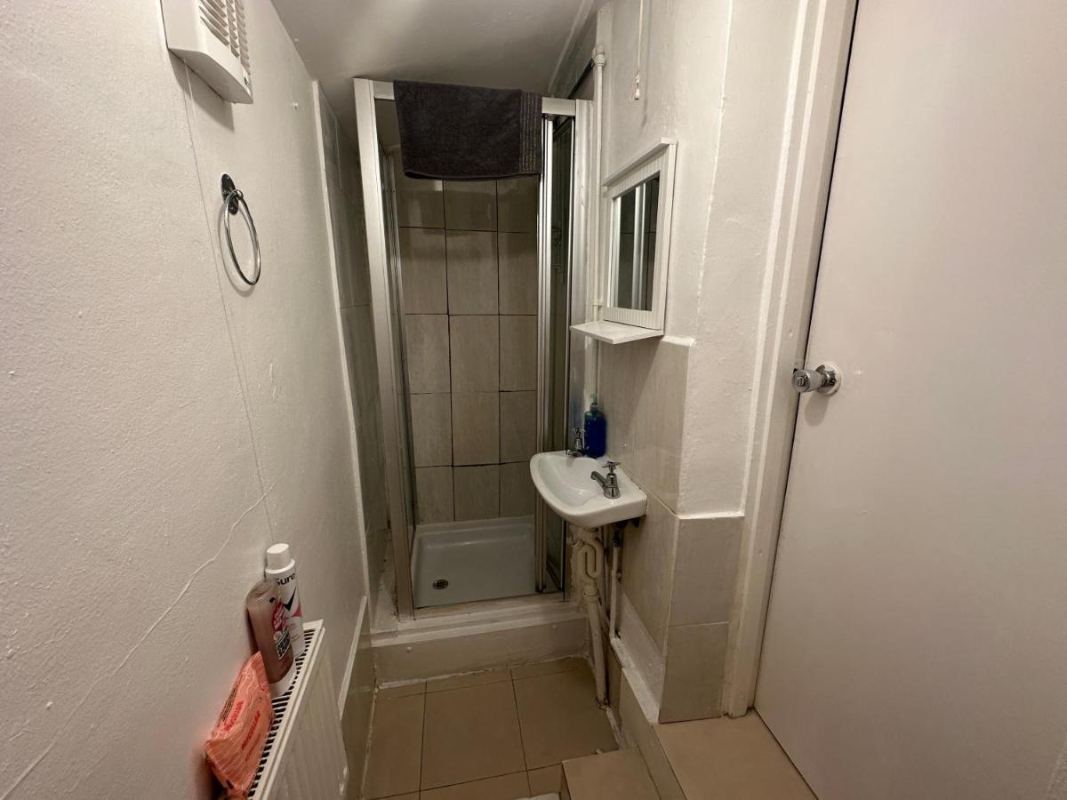 4 Double Bed Family 15 Mins From Central Ldn London