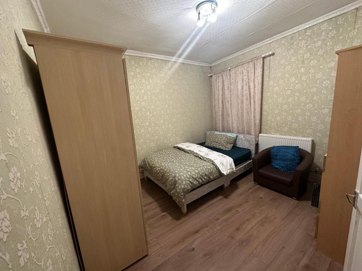 Apartment 4 Double Bed Family 15 Mins From Central Ldn *