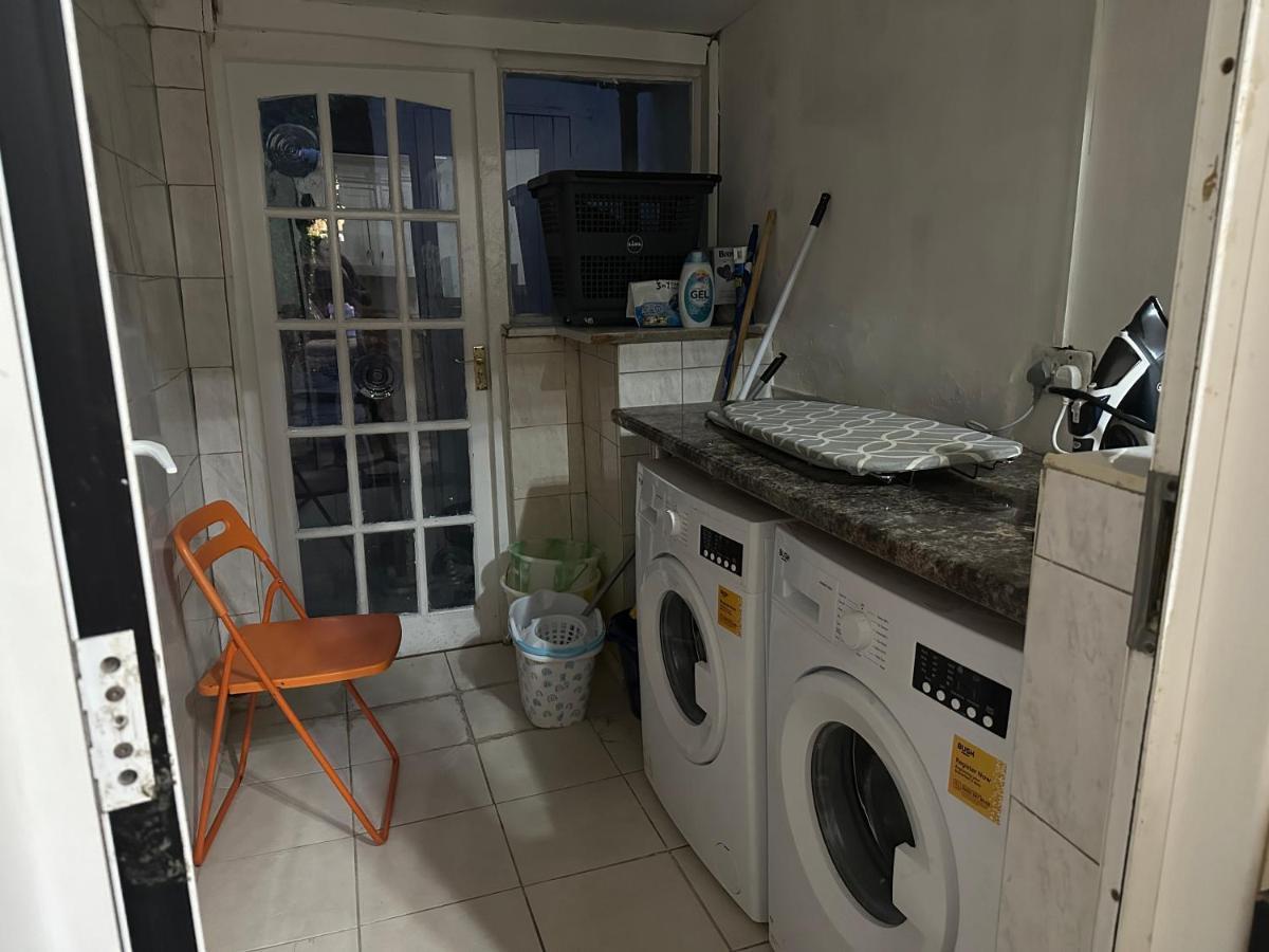 4 Double Bed Family 15 Mins From Central Ldn