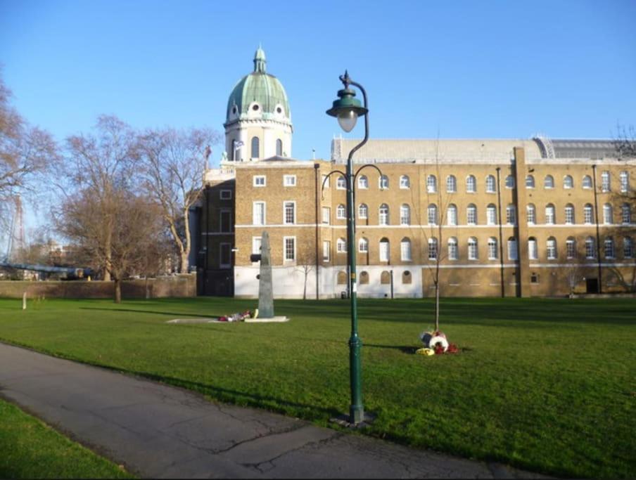 Cosy 1 Bedroom Flat Near The Eye Apartment