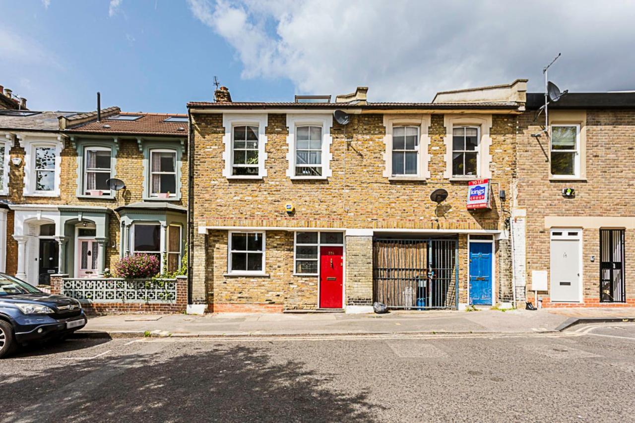 Quirky Spacious House In The Heart Of Hackney London