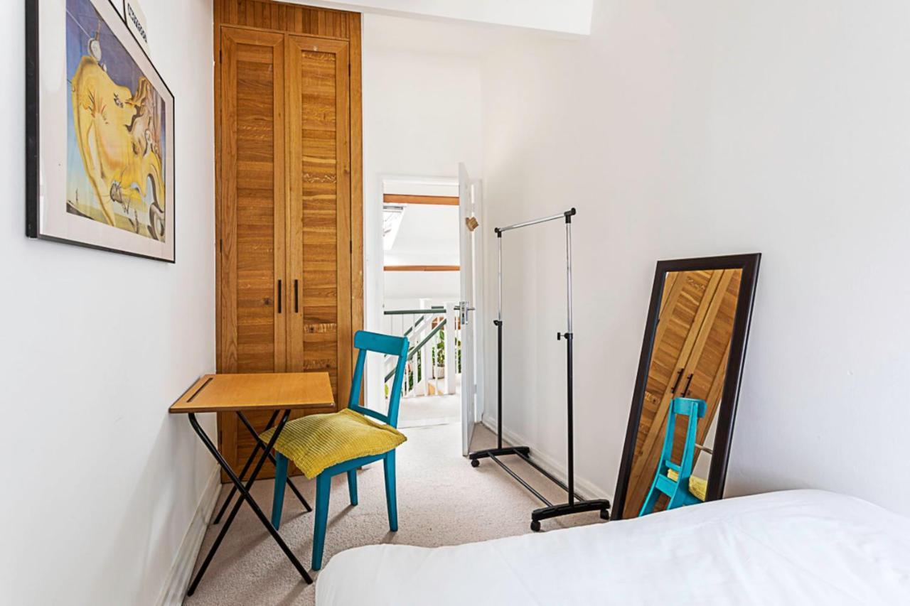 Quirky Spacious House In The Heart Of Hackney Holiday home *