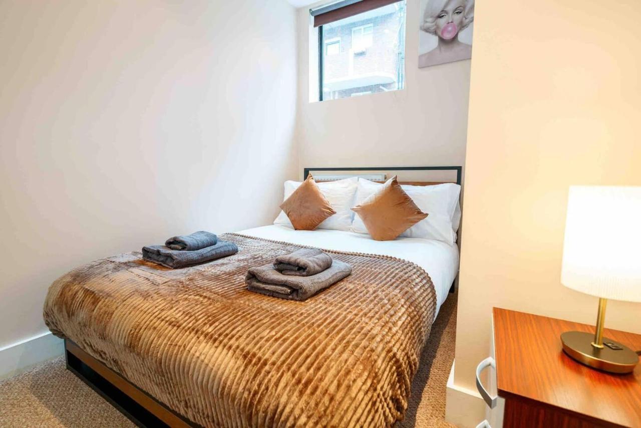 Stunning 3-bed House In *