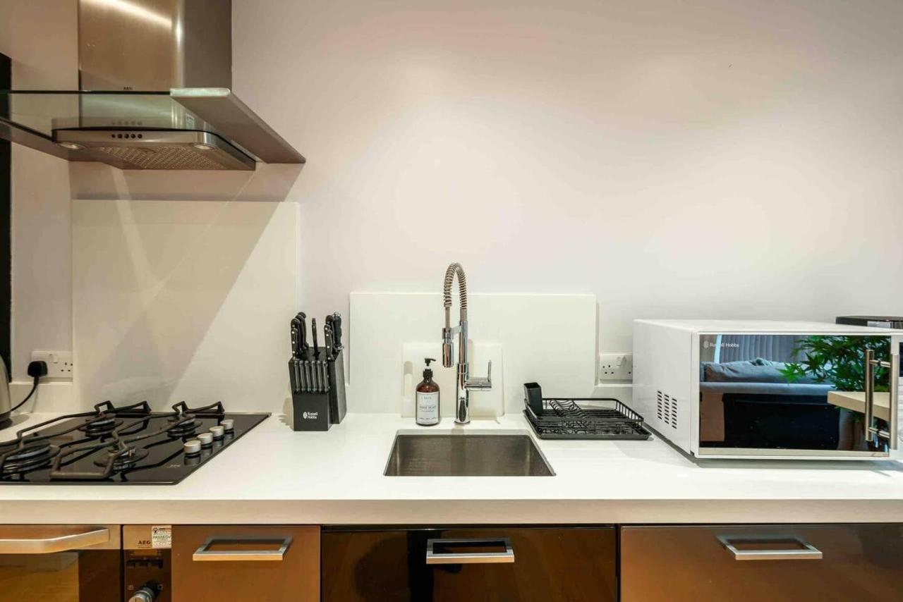 Stunning 3-bed House In *