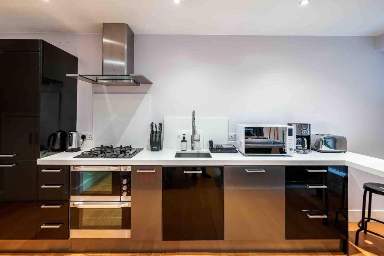 Stunning 3-bed House In Holiday home *