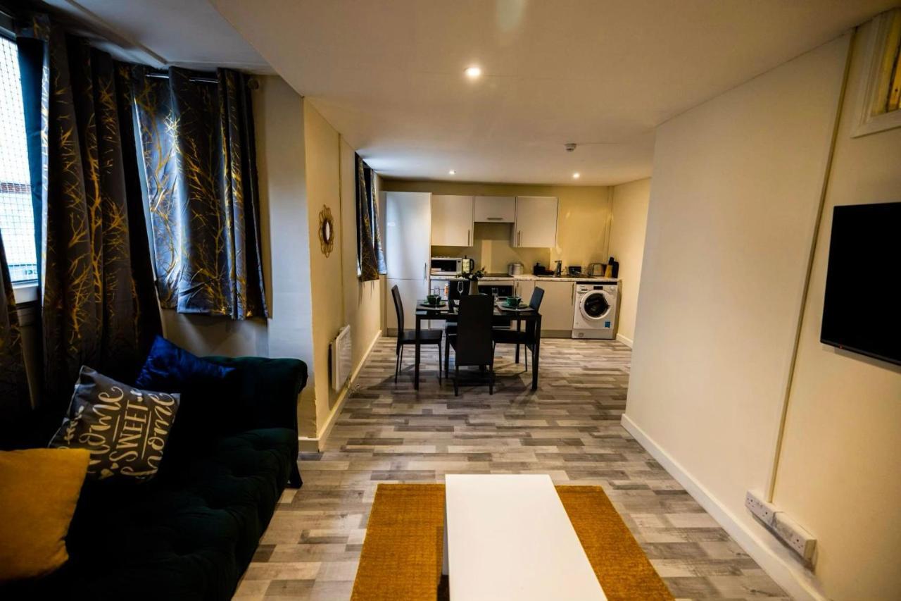 Apartment 3 Bedrooms Flat -wifi-freeparking-babycot-15min To Pepys Park *