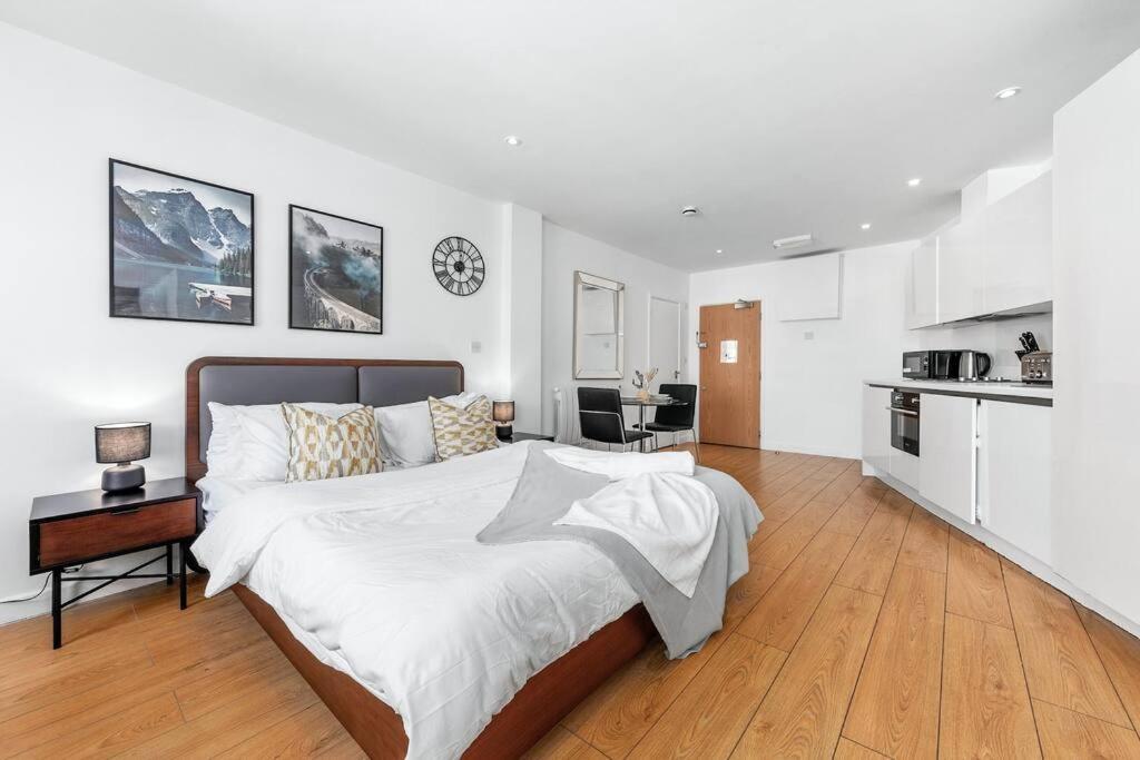 Stylish Piccadilly 1 Bedroom Flat In Vr2 * London