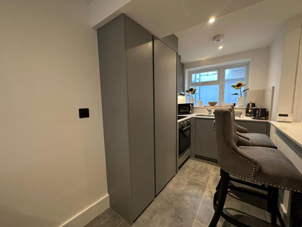 Two Bedroom House In Kilburn Apartment London
