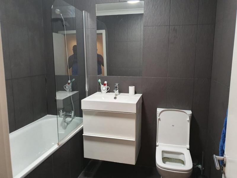 Privatunterkunft Double With Shared Bathroom London
