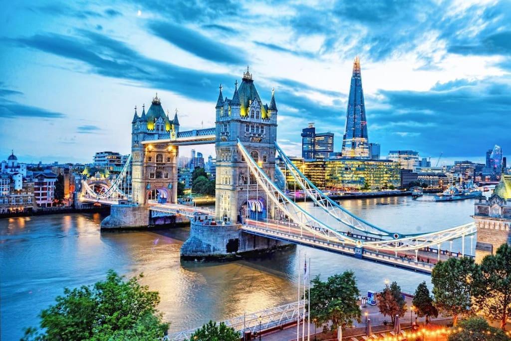 Apartment Gorgeous Hyde Park With Elevator Access By Tube Metro Stations