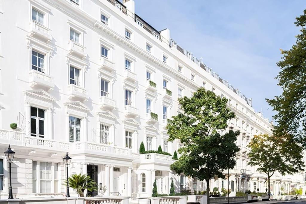 Gorgeous Hyde Park With Elevator Access By Tube Metro Stations Apartment