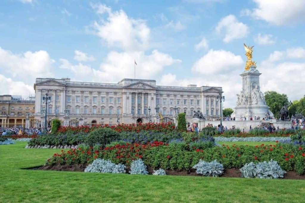 Gorgeous Hyde Park With Elevator Access By Tube Metro Stations Apartment London