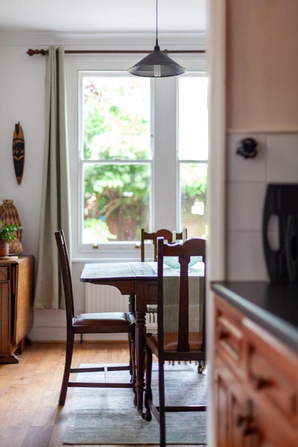 Charming Terraced 3br House, 5 Min Hither St Apartment