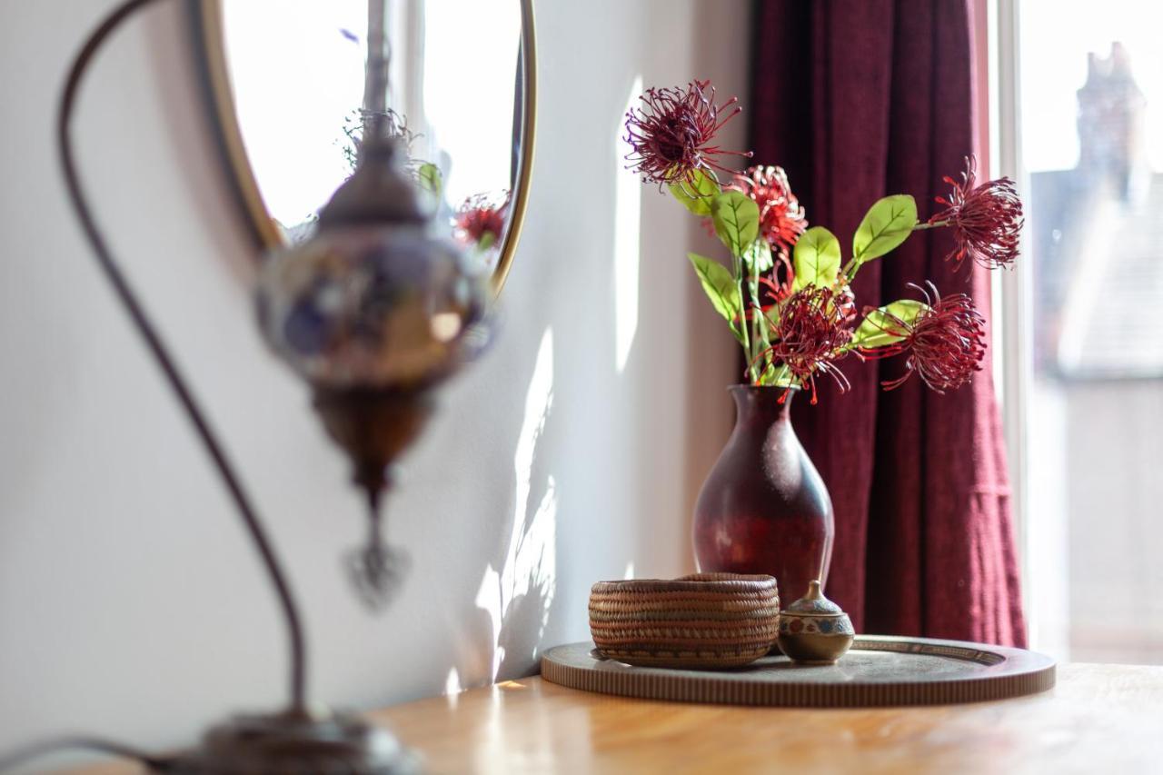 Charming Terraced 3br House, 5 Min Hither St Apartment *