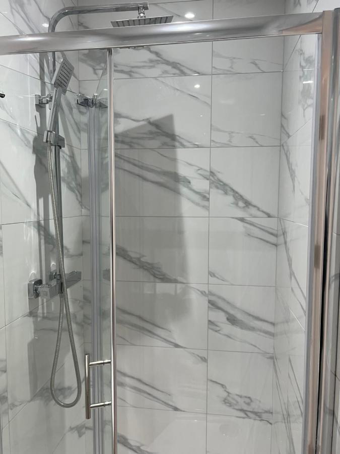 Hotel Grand Bleu - - Next To Piccadilly Line Tube Station & Brand New Facilities