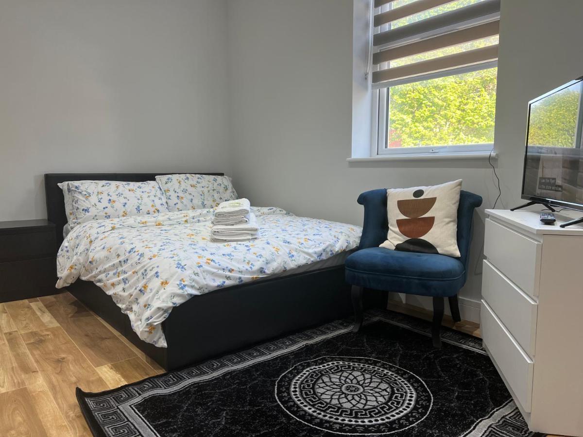 Grand Bleu - - Next To Piccadilly Line Tube Station & Brand New Facilities 4*