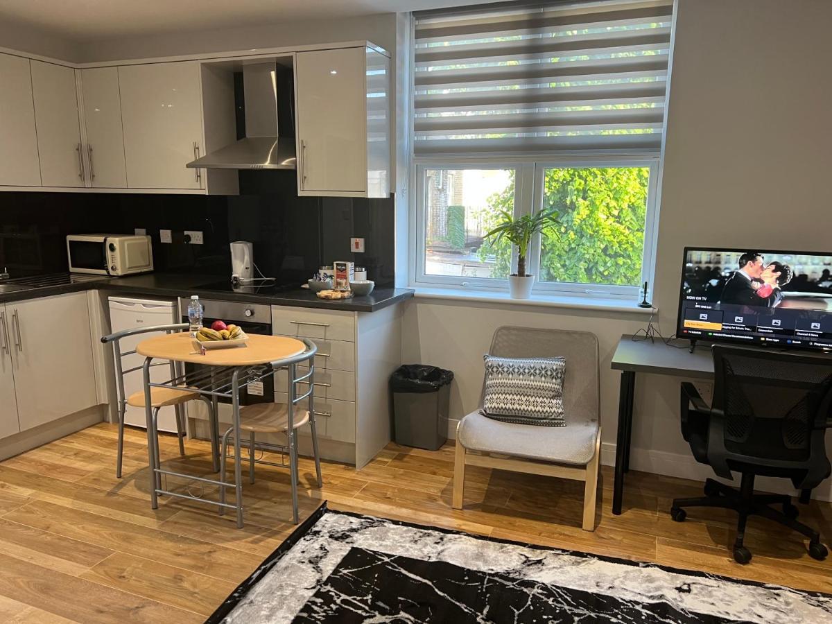 Hotel Grand Bleu - - Next To Piccadilly Line Tube Station & Brand New Facilities London