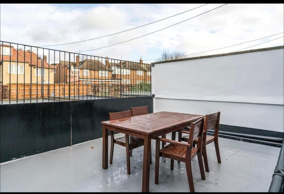 Immaculate Spacious 3 Bedrooms Flat Wembley Park Apartamento *