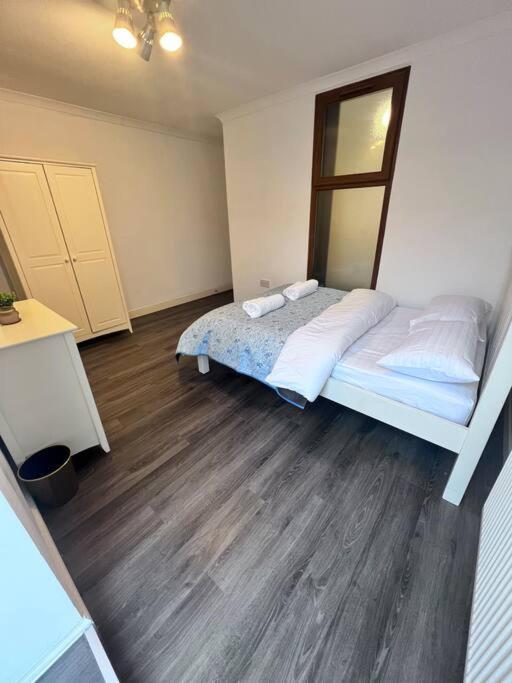 Flat 1, 419 Fulham, 2 Bedroom, 1 Bathroom Flat Apartamento