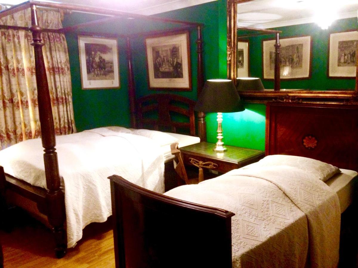 Quality And Very Good Value Private In Close To Notting Hill Zone 2 Guest house