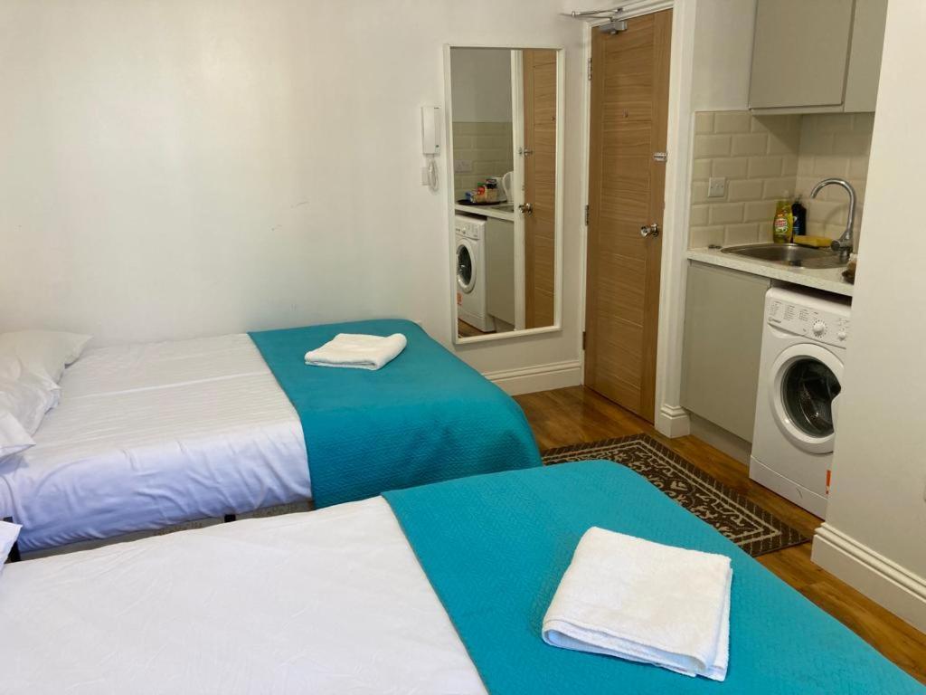 53 Wendover Road Hotel *