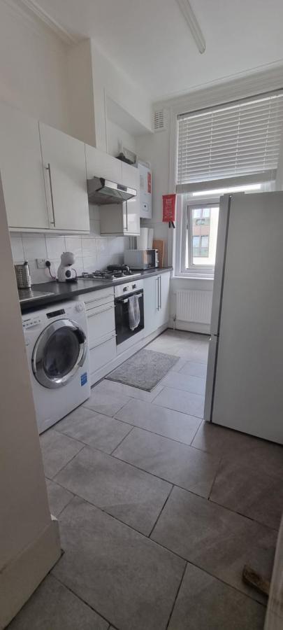 Cricklewood Broadway Guest *
