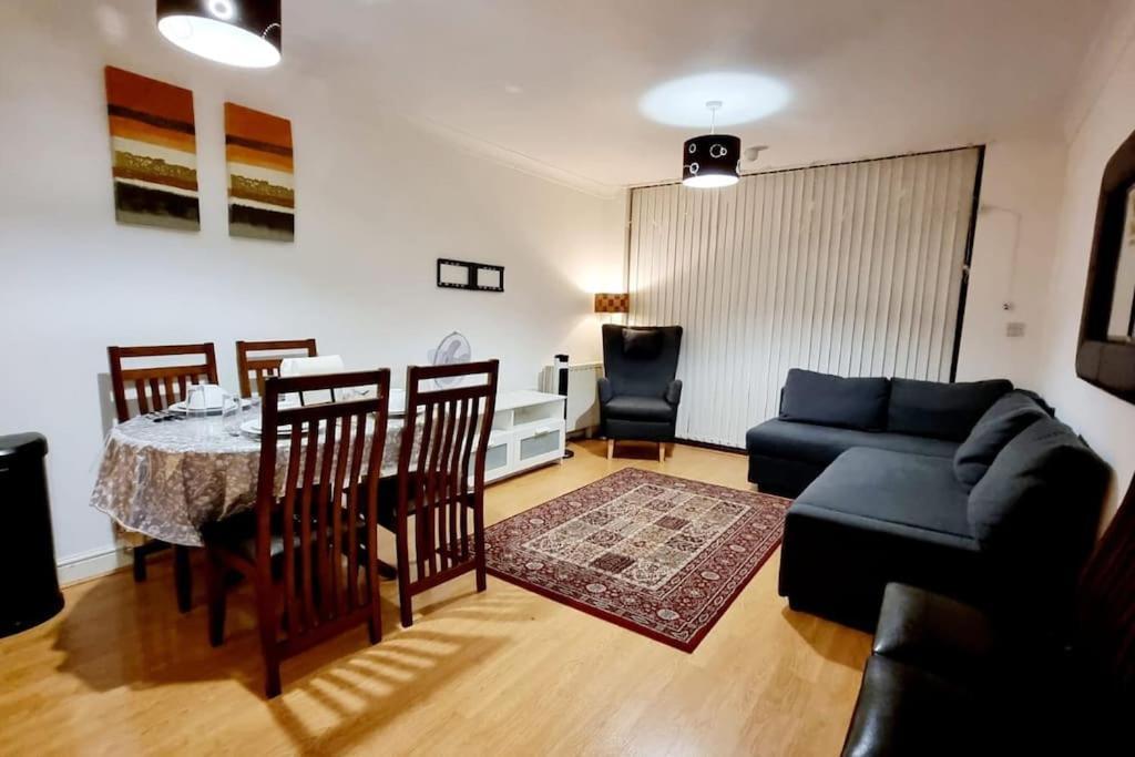 Apartment Entire In East E3 Near Bromley By Bow Station *