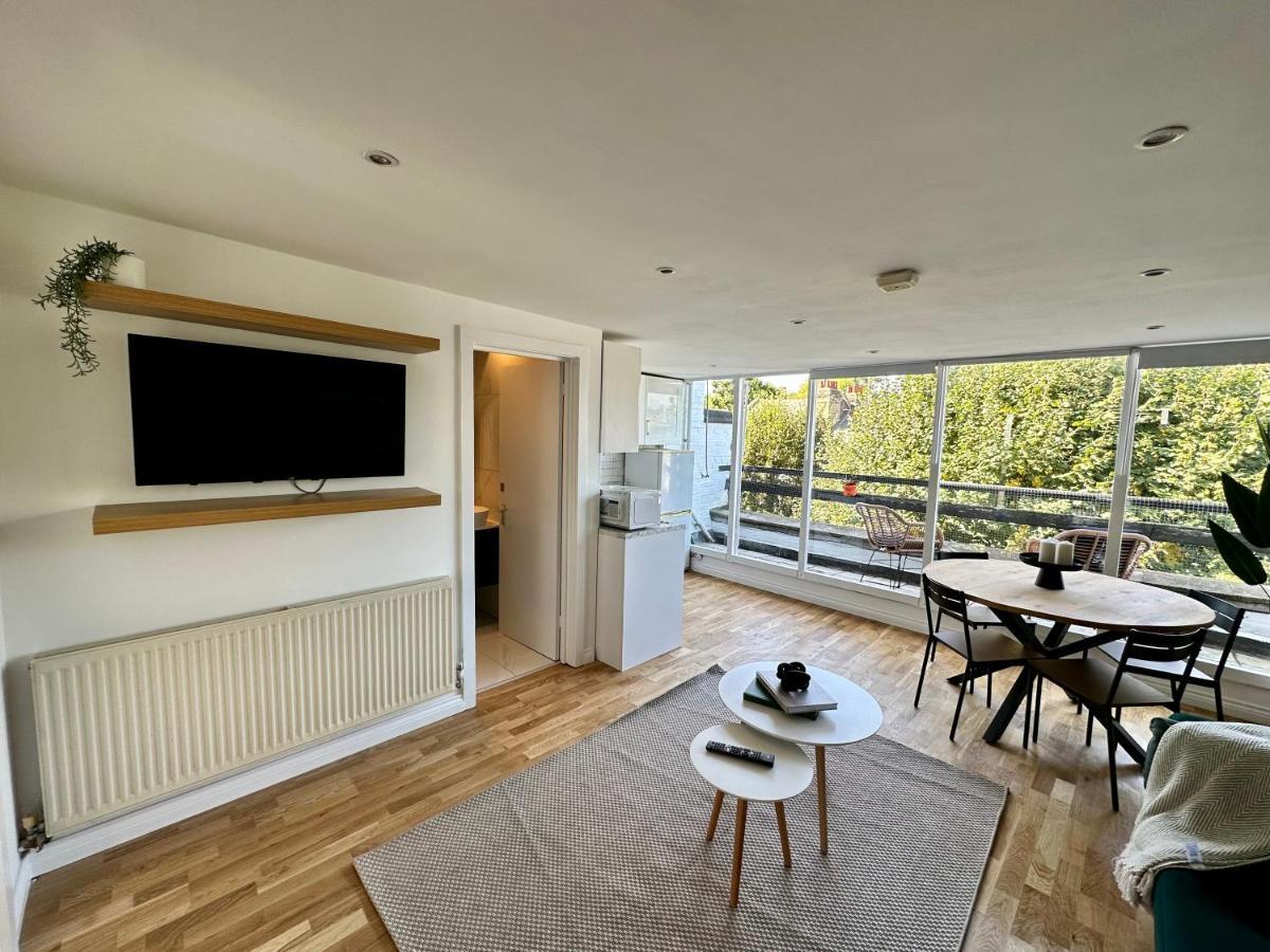 Stylish Primrose Hill With Balcony Apartamento Londres