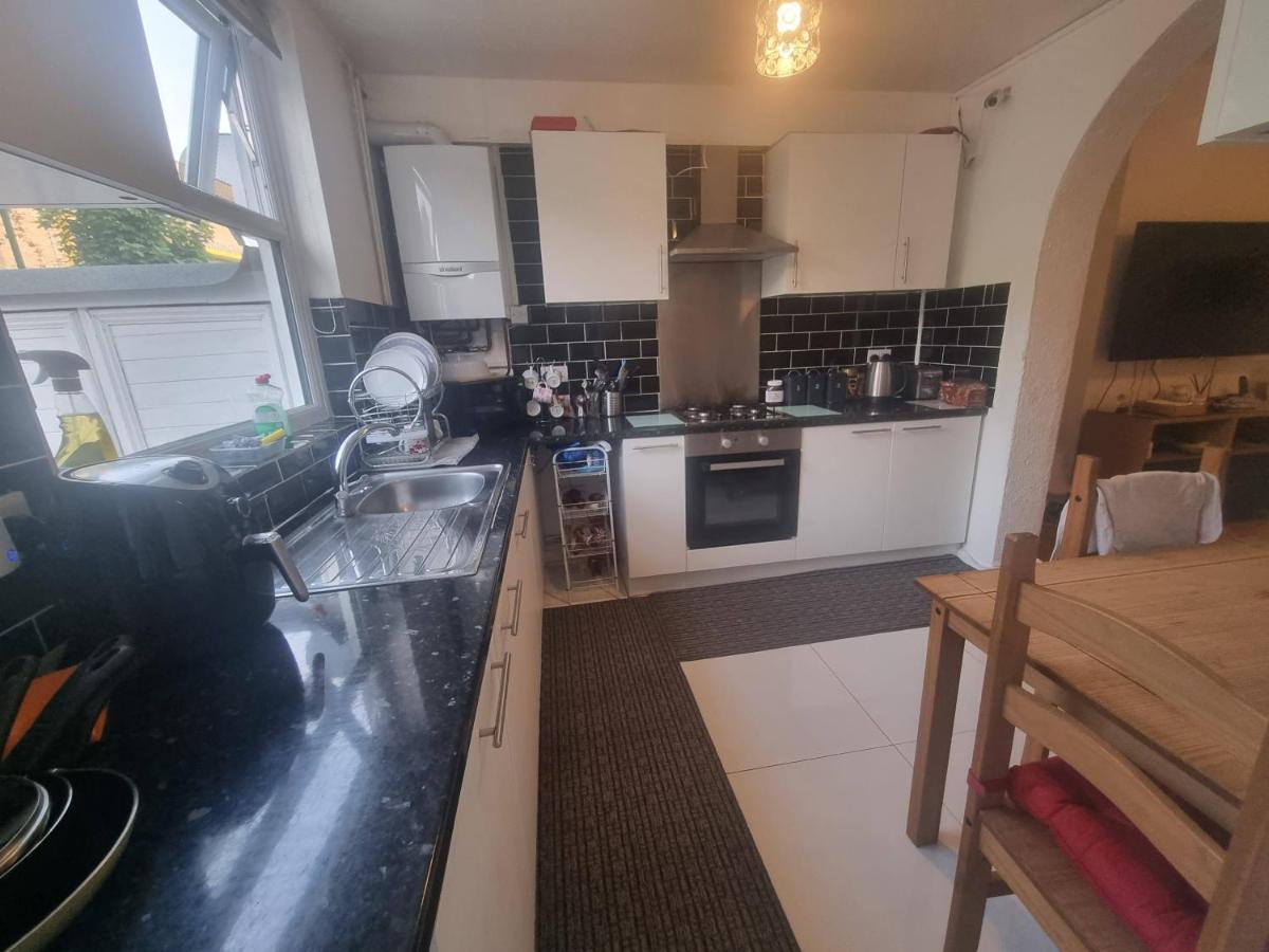 Private In London, Homestay