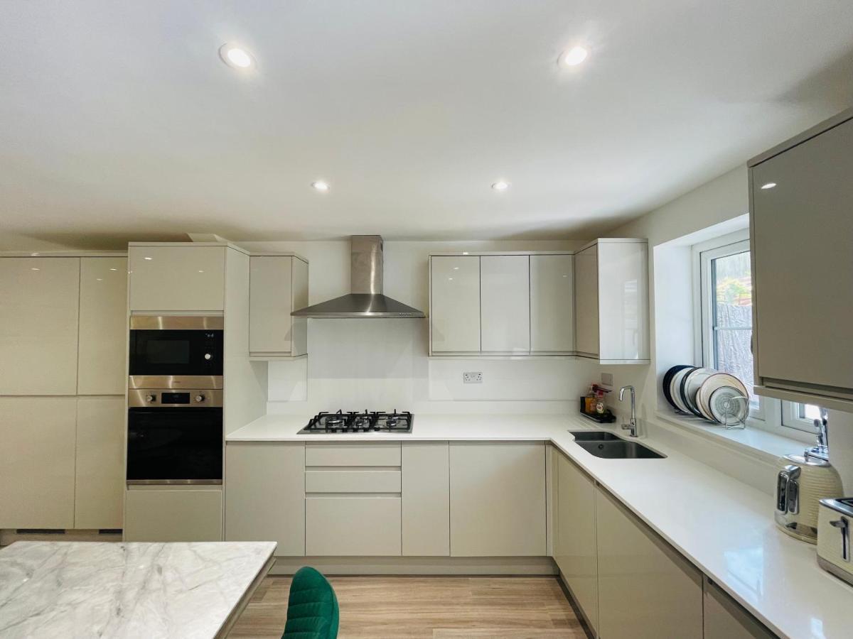 Riverside Premium Double Garden View E14