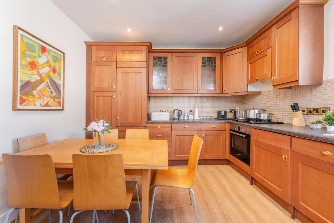 Luxury 2 Bedroom Near Notting Hill Apartment