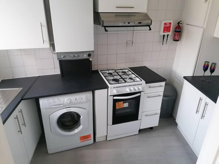 Apartment Self Contained 2 Bedroom Flat In Southwark London