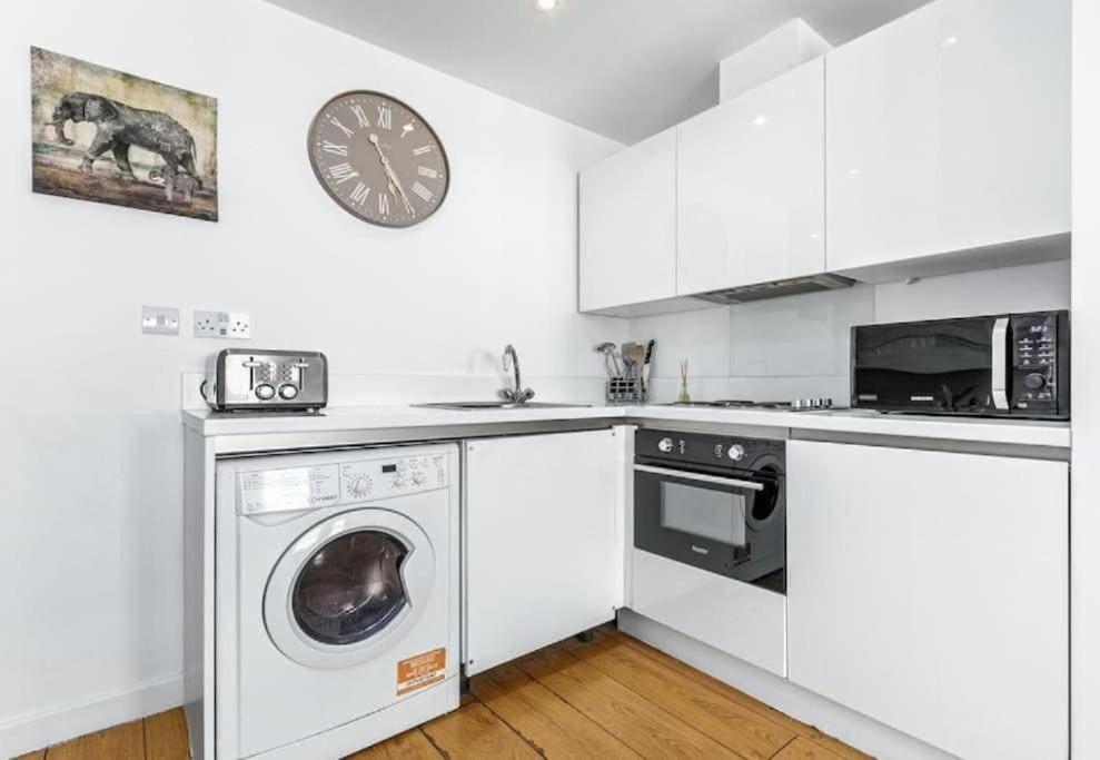 Apartment 1 Bedroom Flat Piccadilly Sleep 7 In Vr10