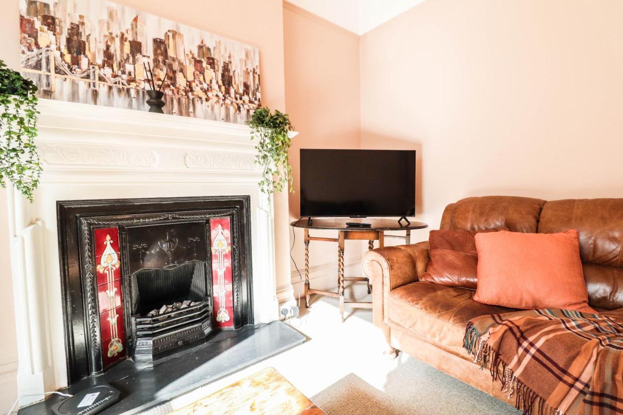 Stunning 5 Bed House In Clapham - Free Wifi!