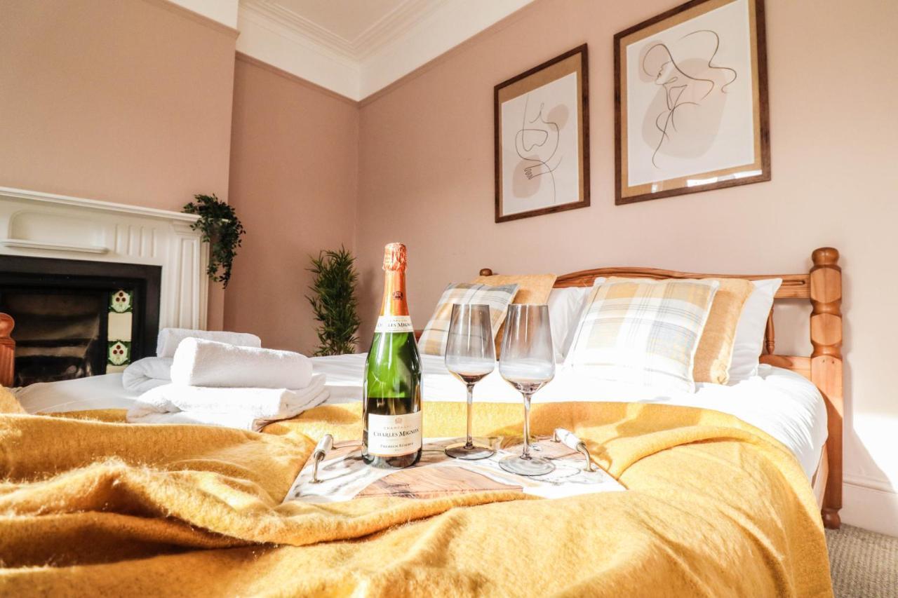 Stunning 5 Bed House In Clapham - Free Wifi! Casa de férias Londres