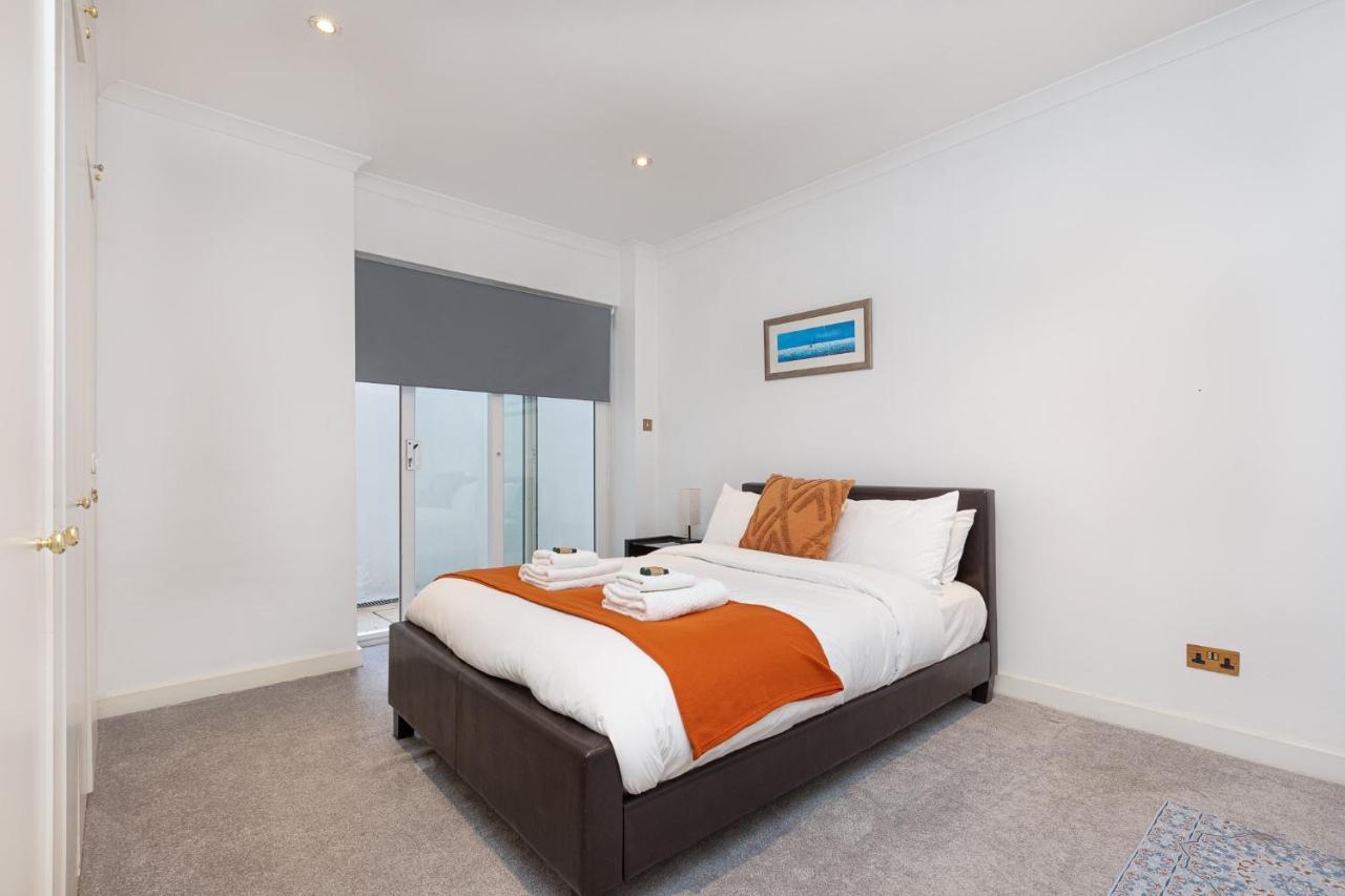 Stunning 2br Flat W2 Patio In Kensington Apartment London