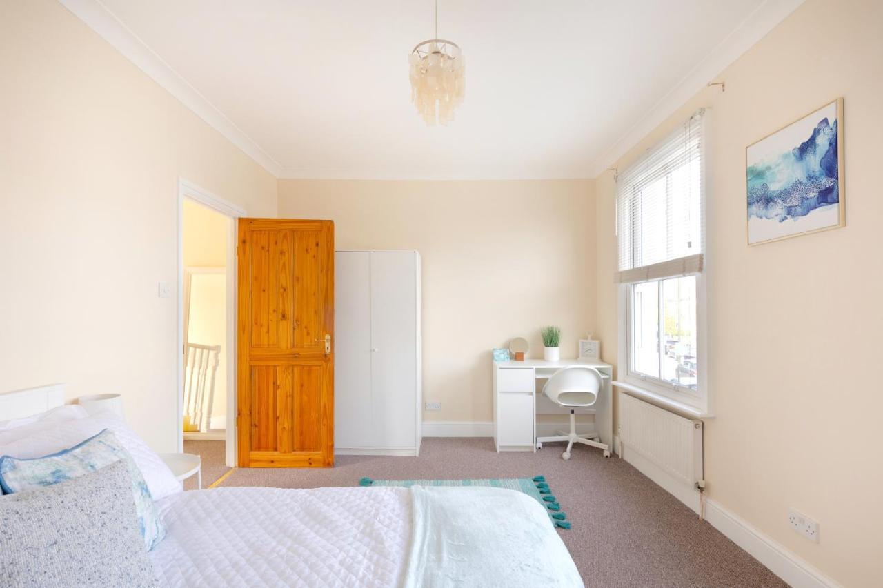 Holiday home Stylish House In Wimbledon