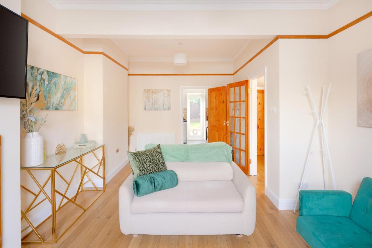 Holiday home Stylish House In Wimbledon