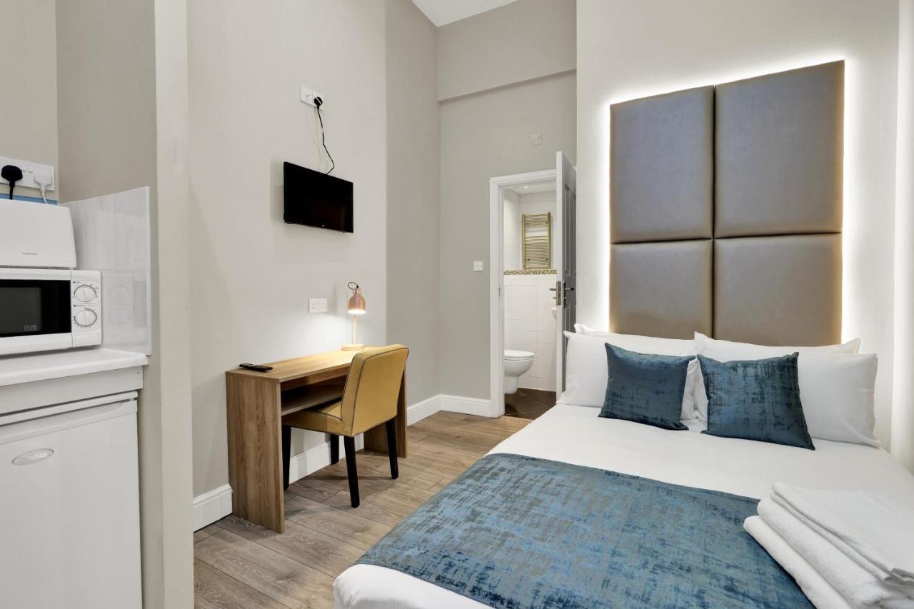 Chic In Apartment