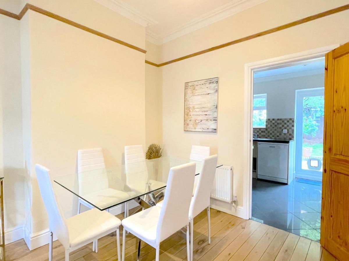 Holiday home Stylish House In Wimbledon *