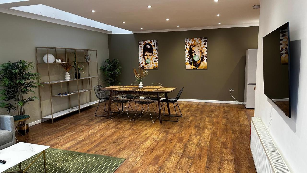 Aldo's 2 Bedroom Townhouse N1 *