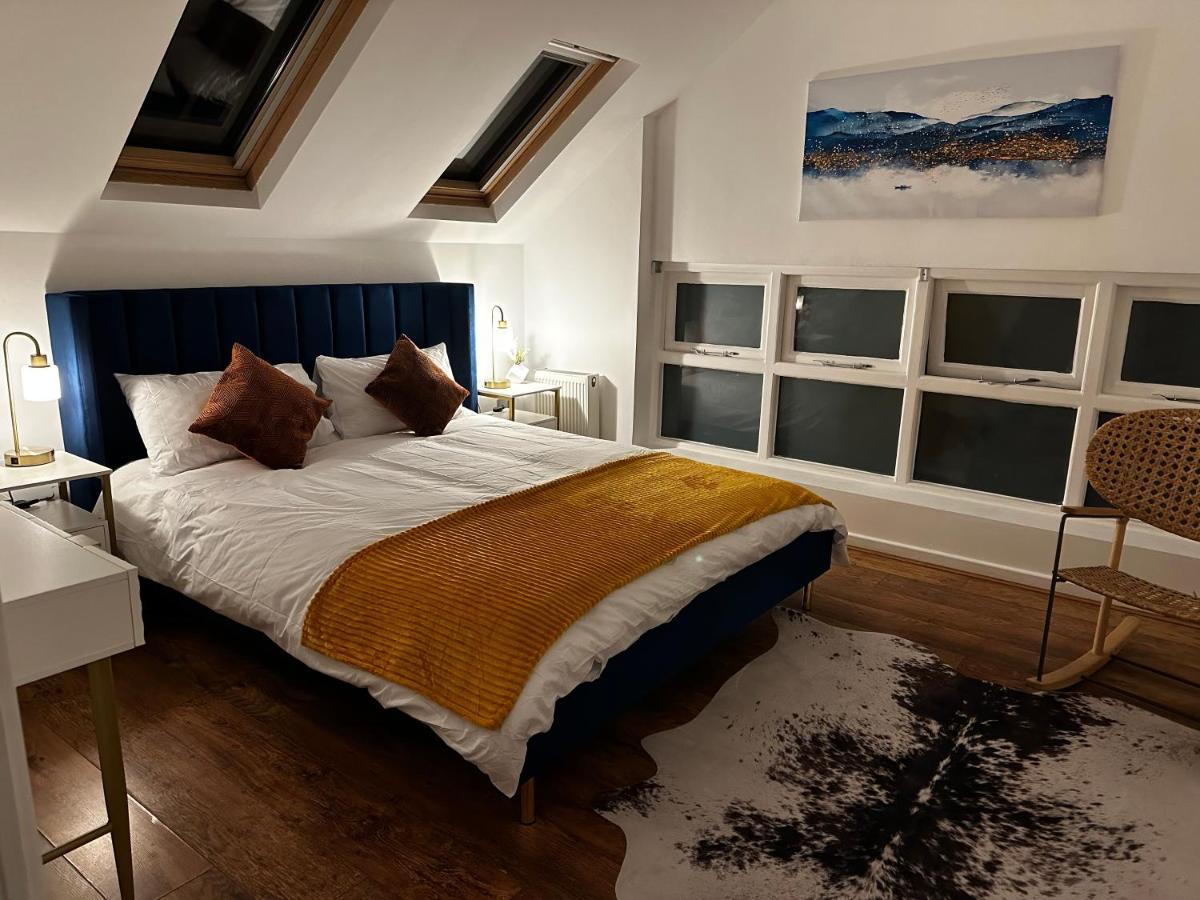 Aldo's 2 Bedroom Townhouse N1 * London