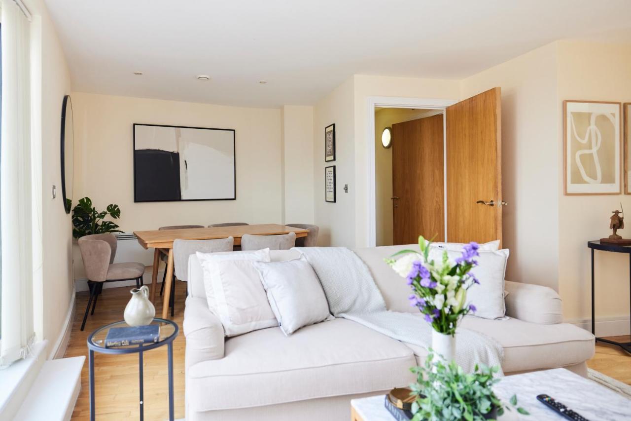Apartment The Weavers Field Place - Classy 3bdr Flat With Terrace London
