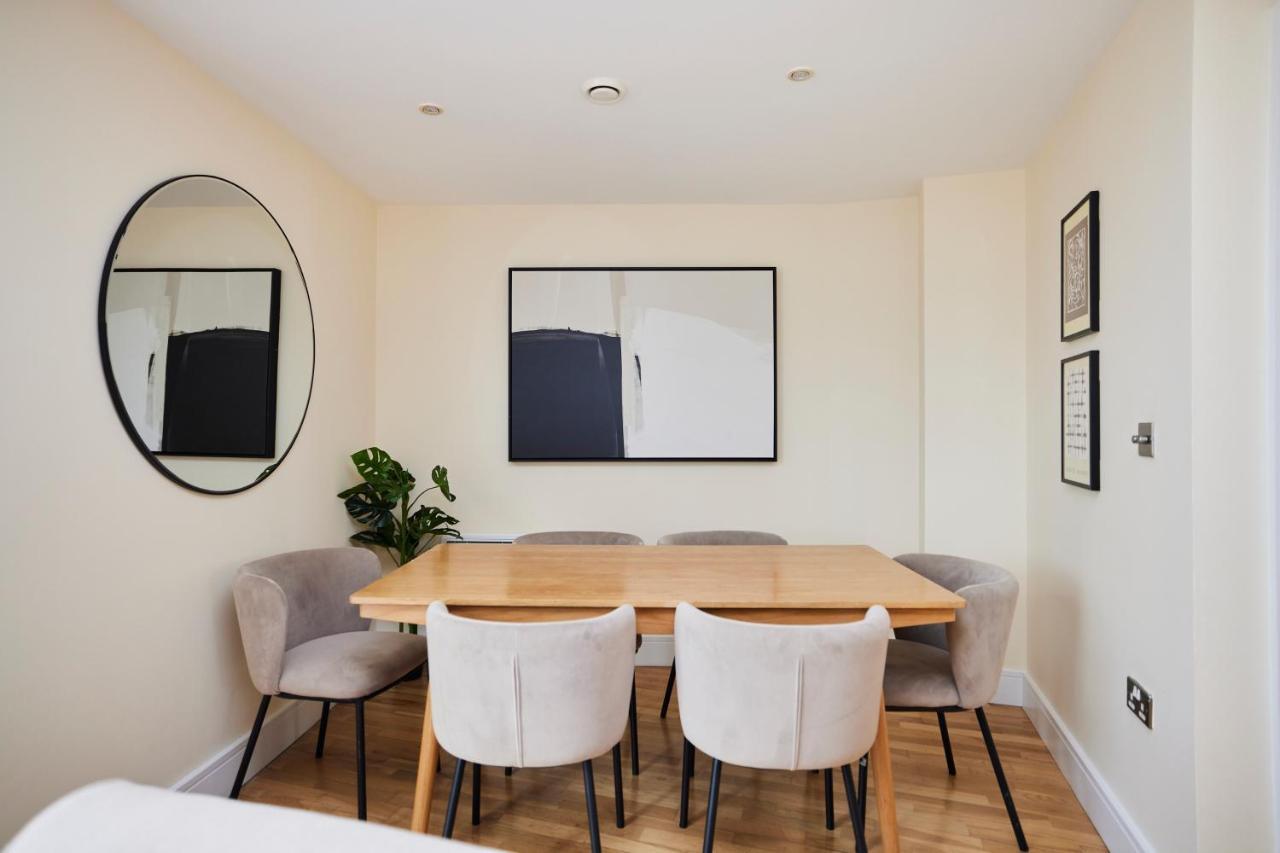 The Weavers Field Place - Classy 3bdr Flat With Terrace Apartment