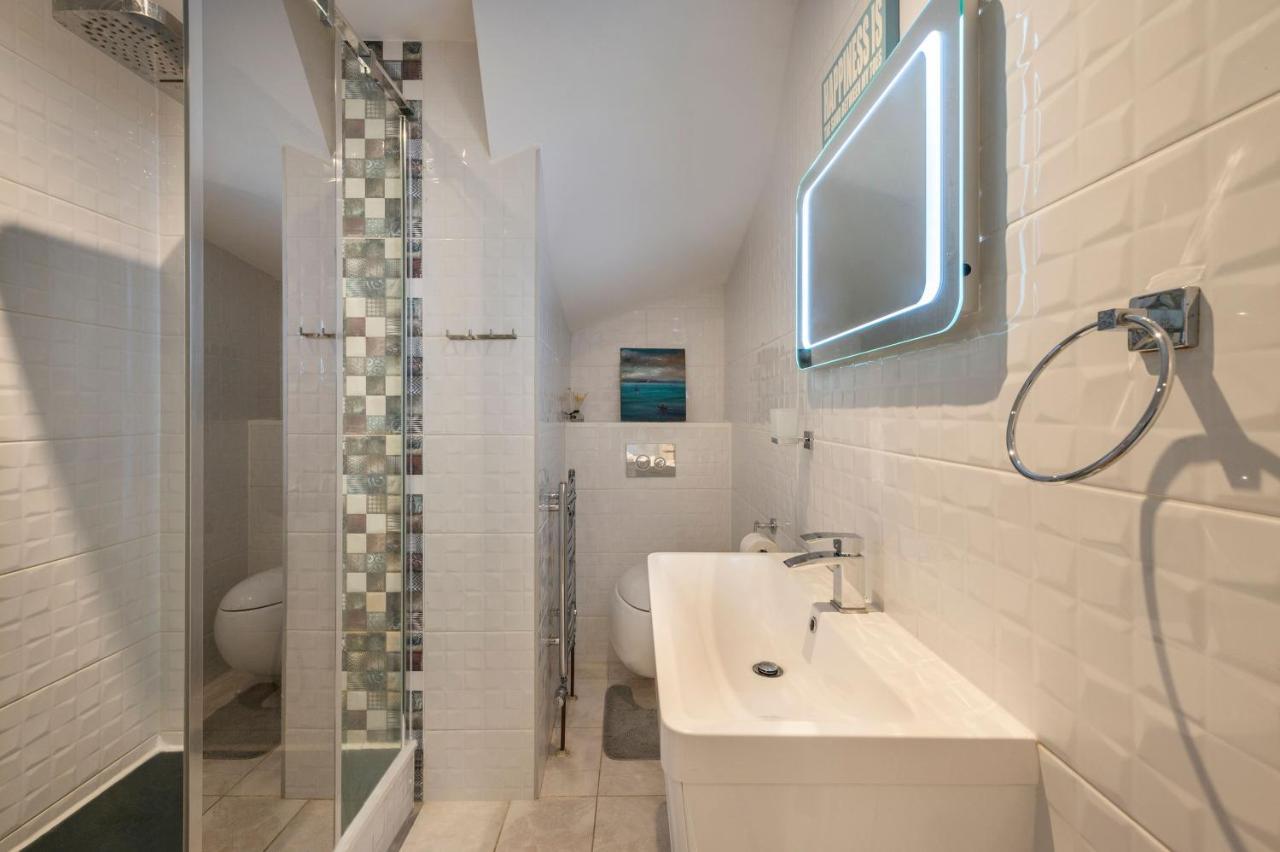 Apartment Spacious Two Bedroom In Camden *