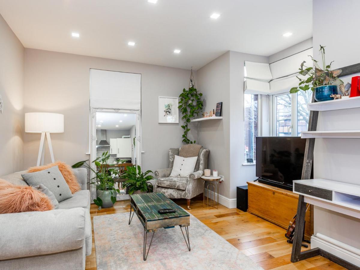 Amazing Lovely 1bdr Apartment, South Apartamento Londres