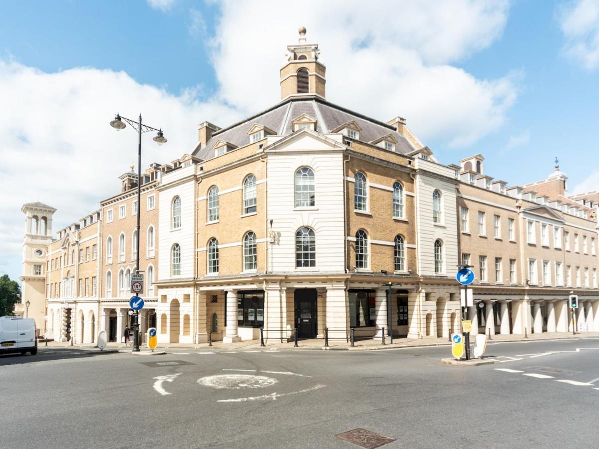 Holiday home Pass The Keys Fabulous House Richmond London