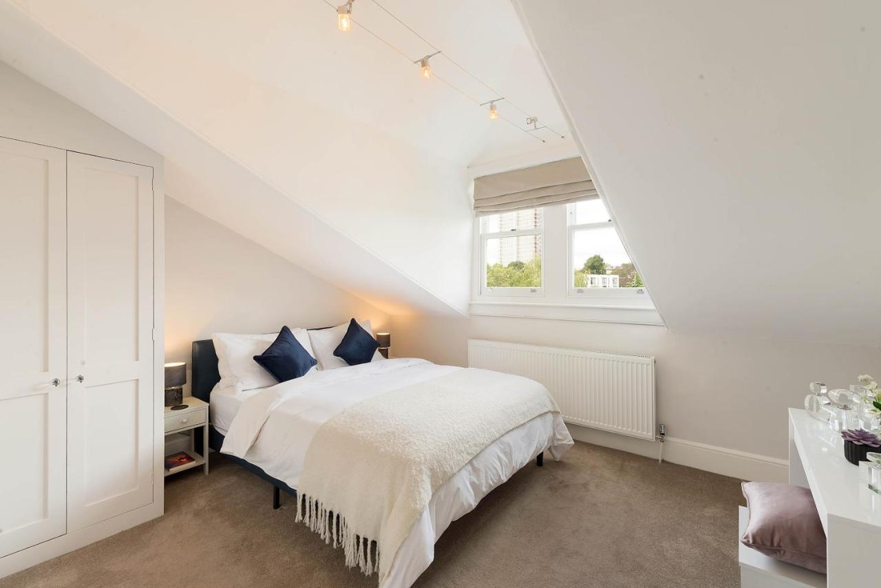 Apartment Lovely With Park Views London